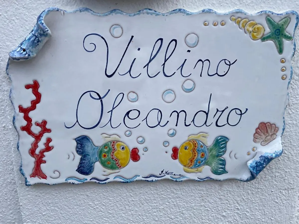 Villino Oleandro A Pochi Passi Dalla Spiaggia Di Simius Itálie
